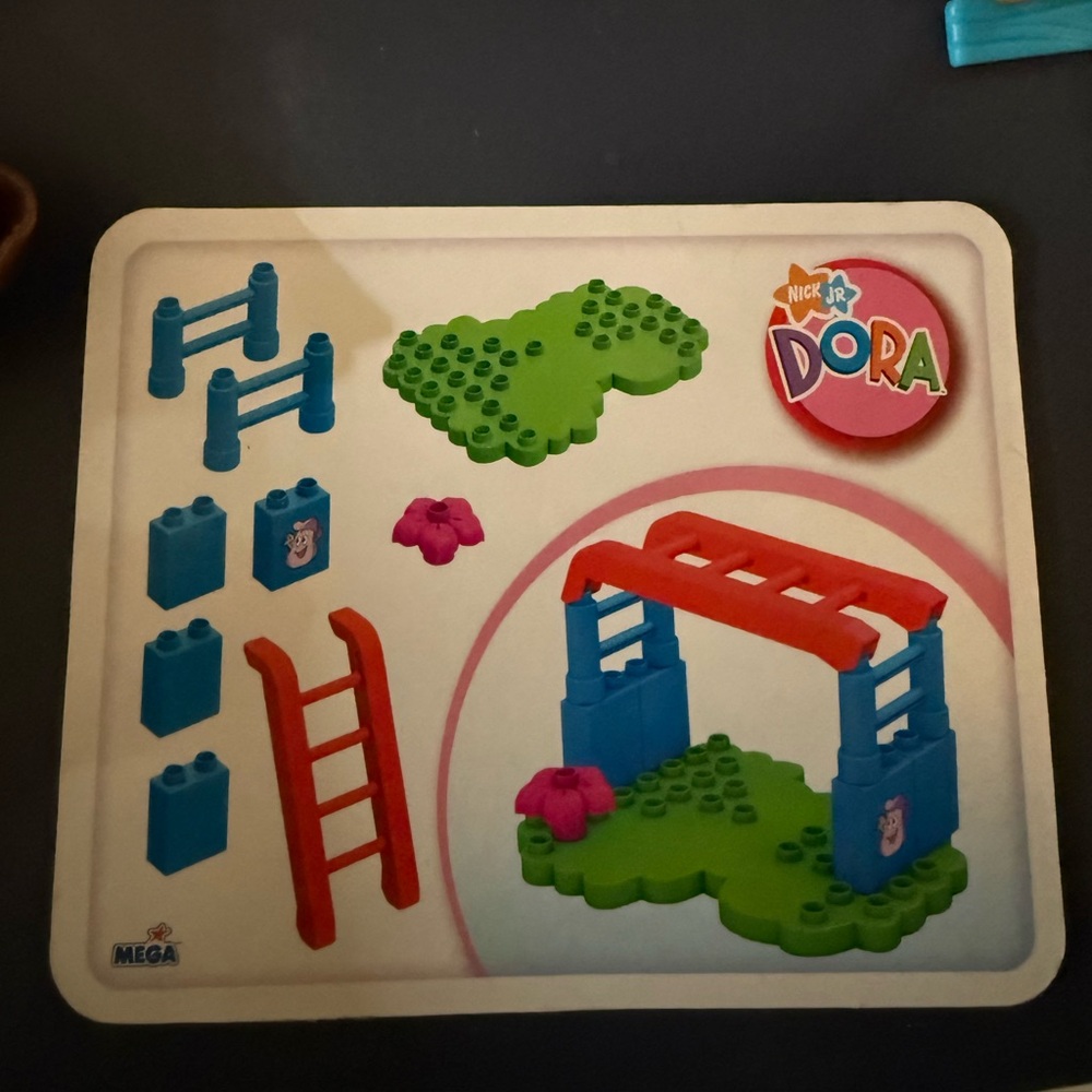 Dora the Explorer Lego Set for Kids - Picture 2 of 3